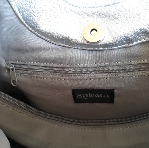 NWT Style&co. Silver hand bag. - Picture 5 of 6